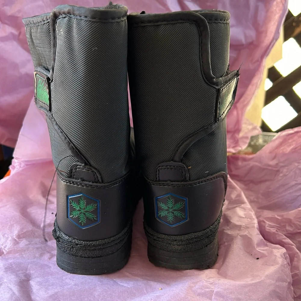 Itasca kid’s boots new without tags size 13/1
